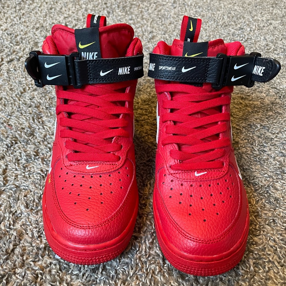 Nike Red Sneakers High-Top Air Force 1